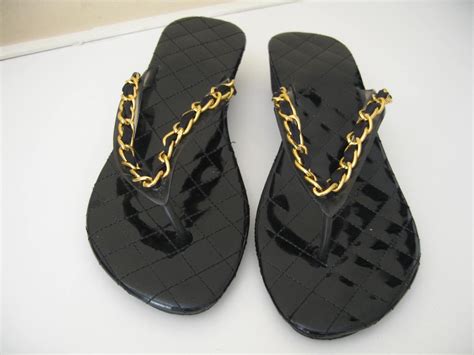 chanel flip flops with chain